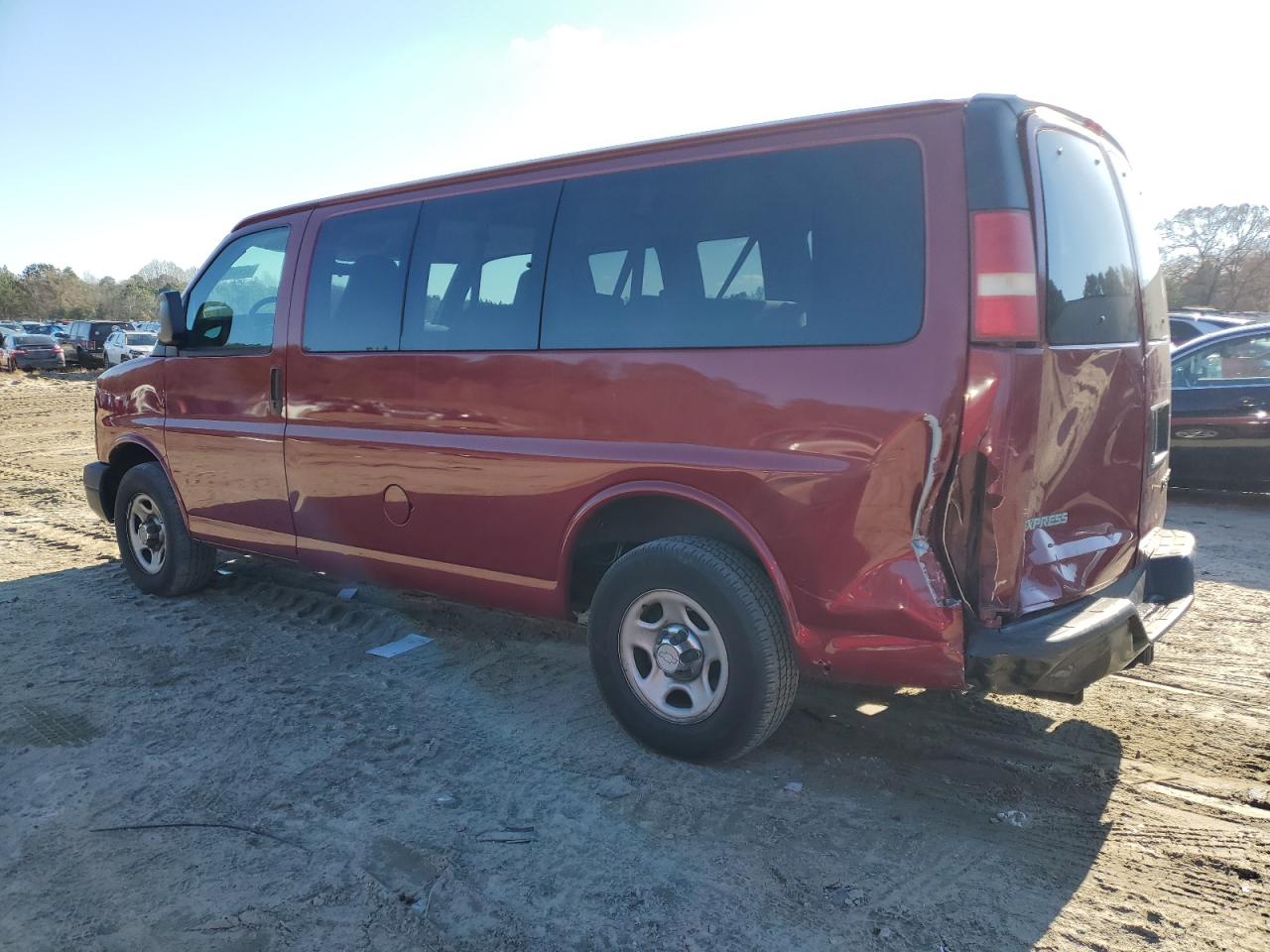 2006 Chevrolet Express - Image 2