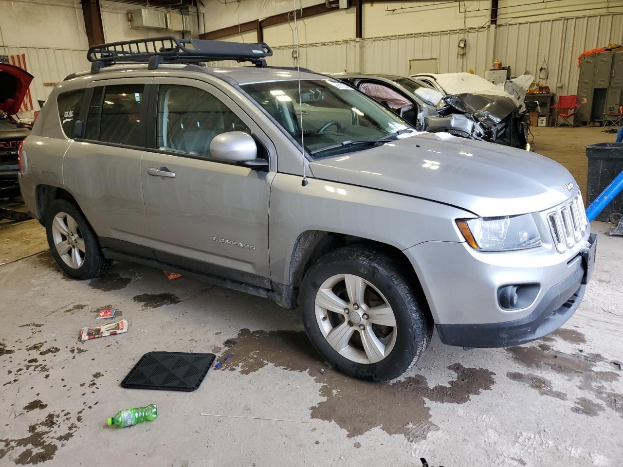 VIN 1C4NJDEBXGD779687 2016 JEEP COMPASS no.4