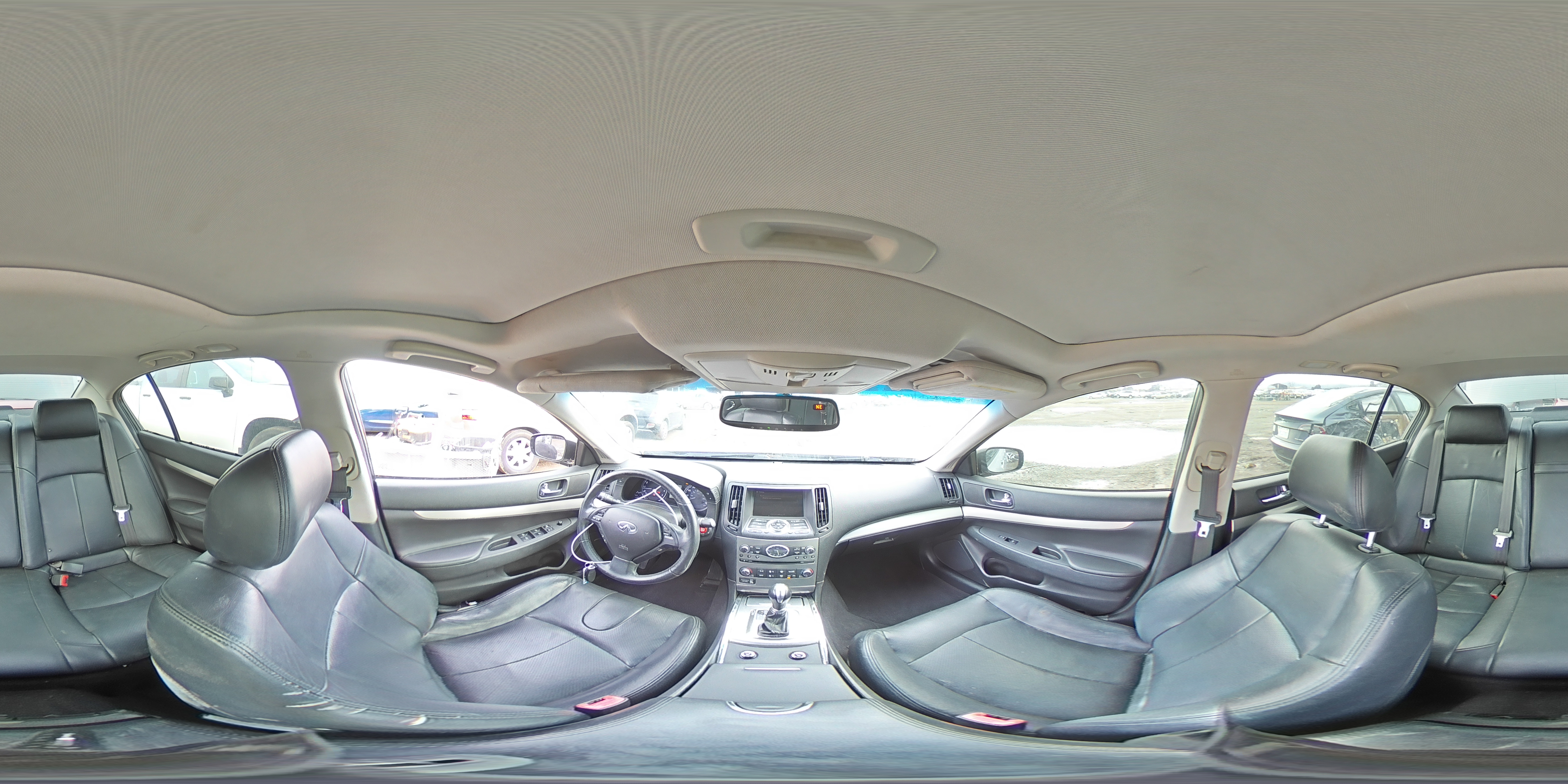 2015 Infiniti Q40 - Image 12