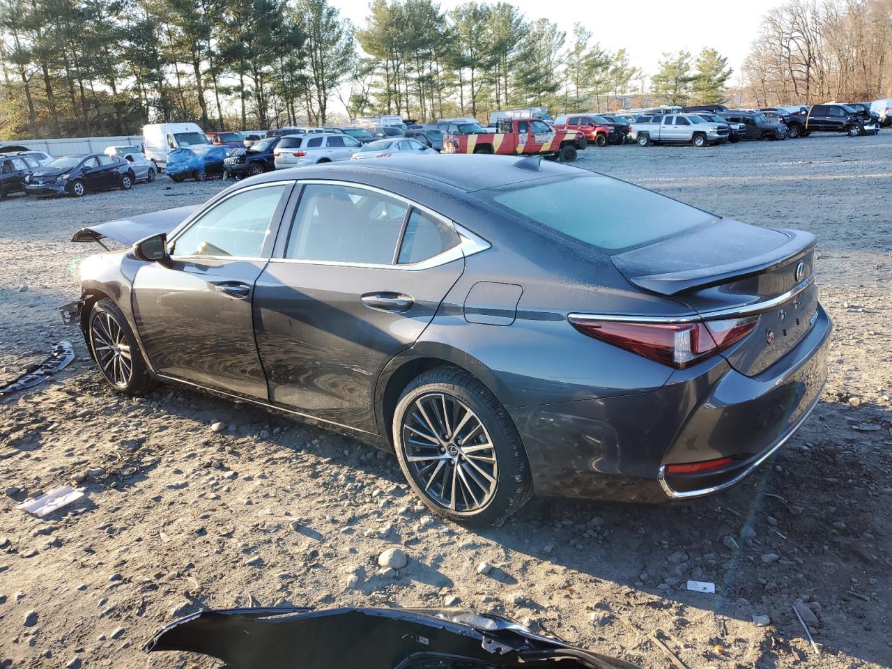 2024 Lexus ES - Image 2