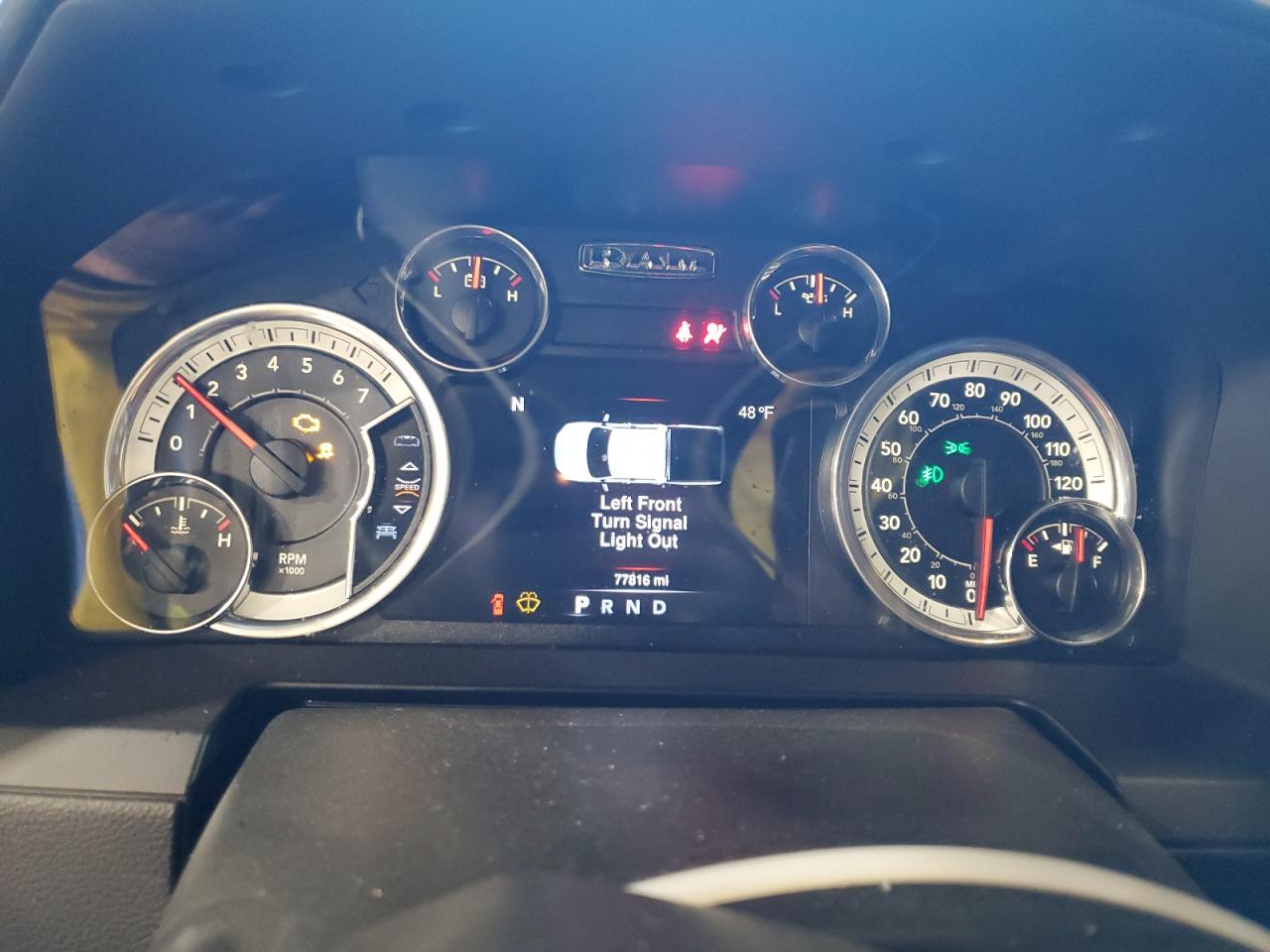 2016 RAM 1500 - Image 9