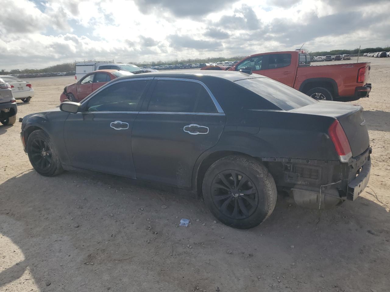 2018 Chrysler 300 - Image 2