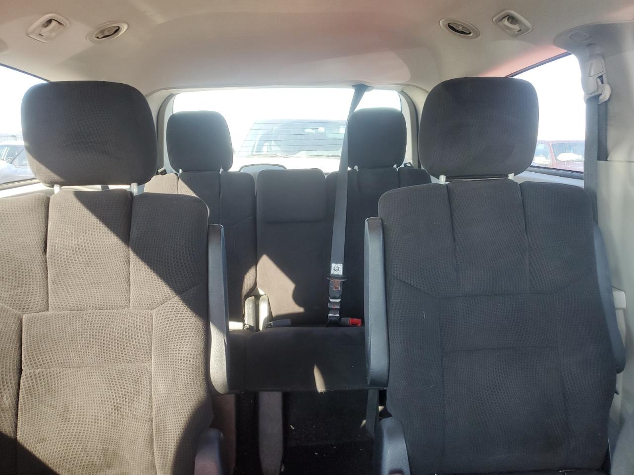 2013 Dodge Caravan - Image 10