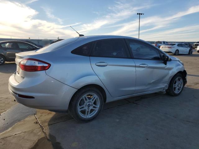  FORD FIESTA 2018 Сріблястий