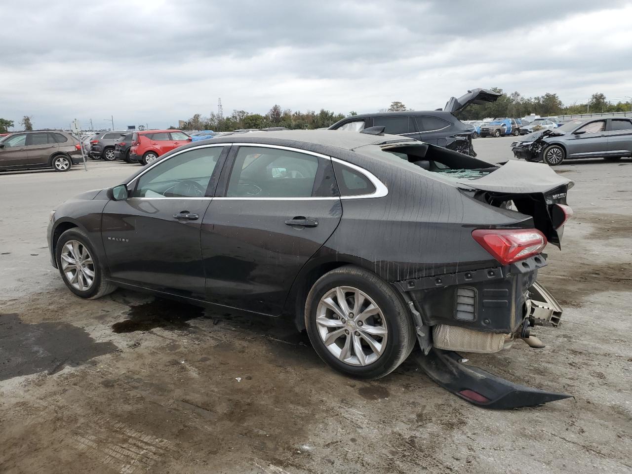 2021 Chevrolet Malibu - Image 2