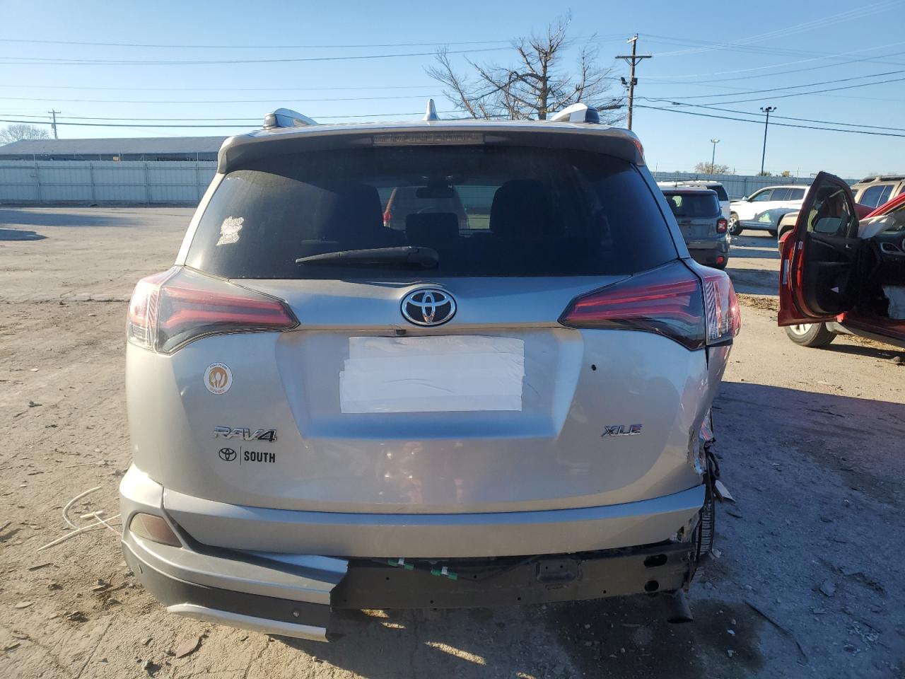 2016 Toyota RAV 4 - Image 6