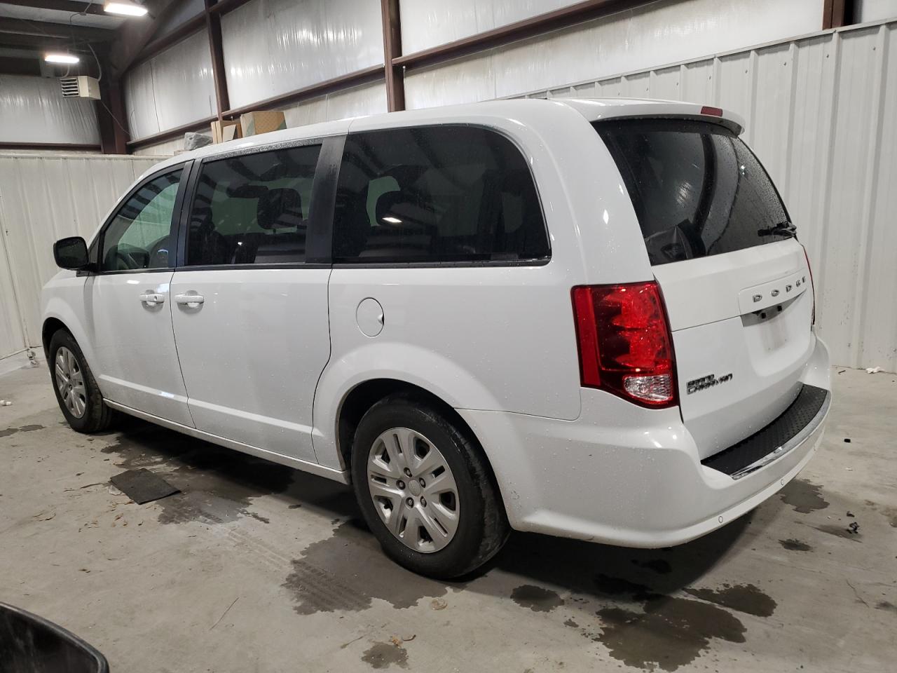 VIN 2C4RDGBG2JR302928 2018 DODGE CARAVAN no.2