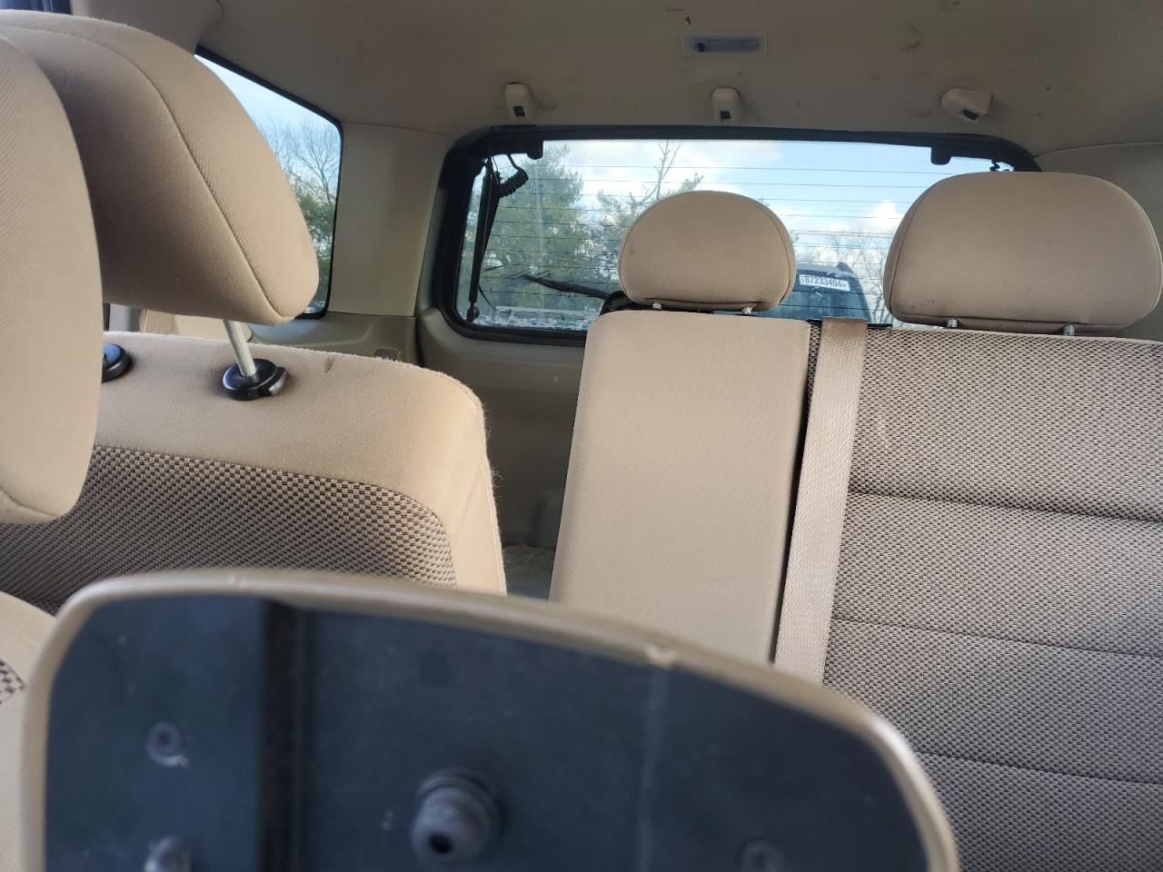 2005 Ford Escape - Image 10