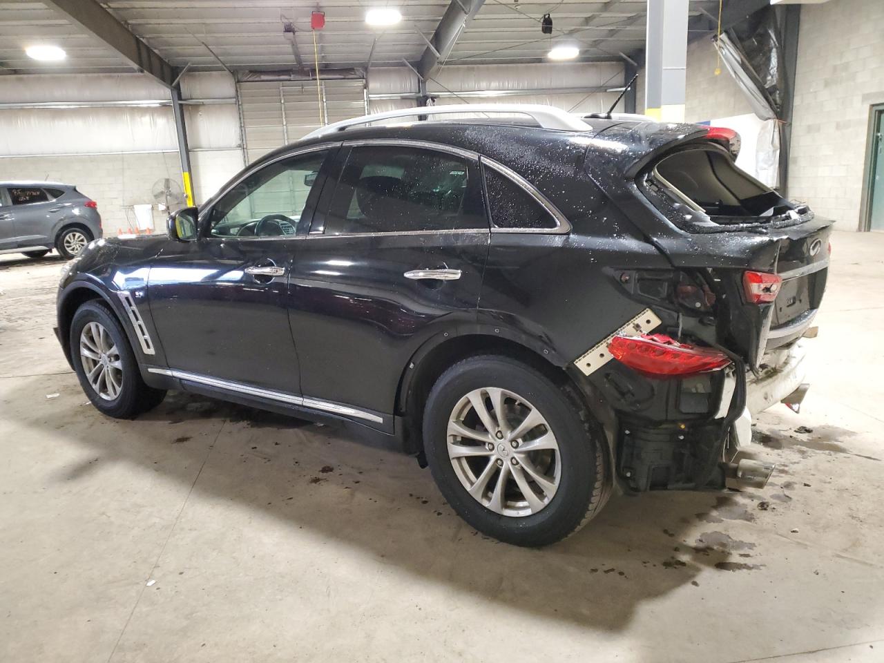 2015 Infiniti QX70 - Image 2