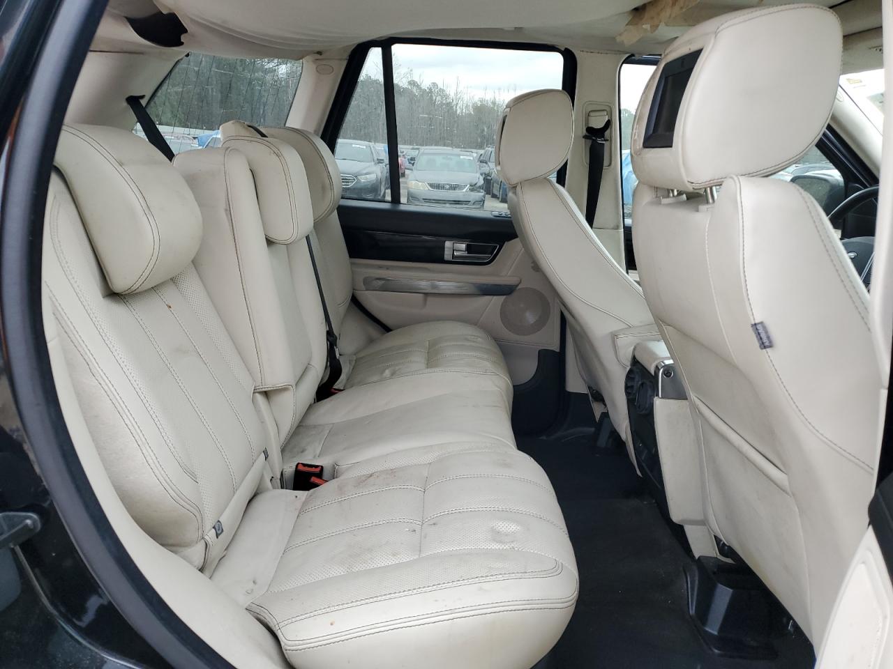 2011 Land Rover Range Rover - Image 11
