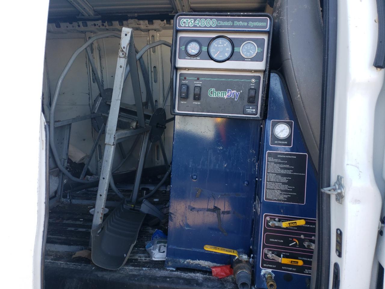 2013 Chevrolet Express - Image 10