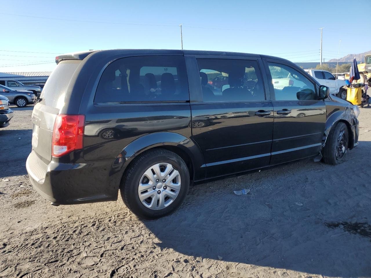 2017 Dodge Caravan - Image 3