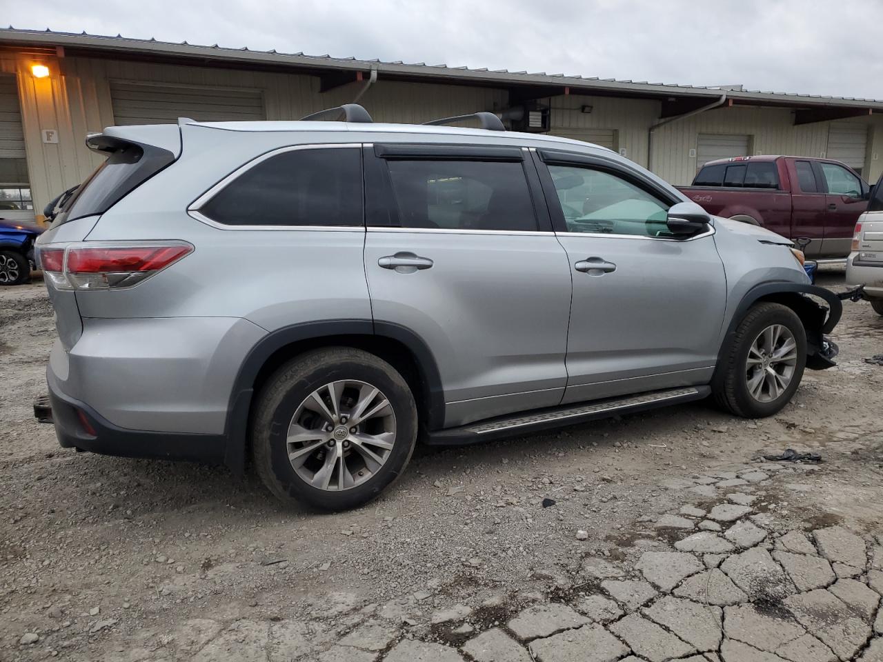 2015 Toyota Highlander - Image 3