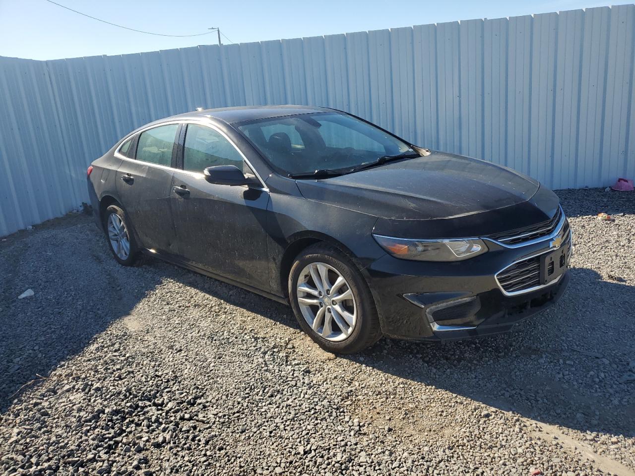 VIN 1G1ZD5ST2JF274520 2018 CHEVROLET MALIBU no.4