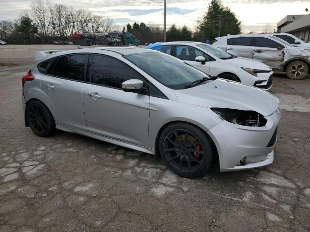 Hatchbacks FORD FOCUS 2013 Srebrny