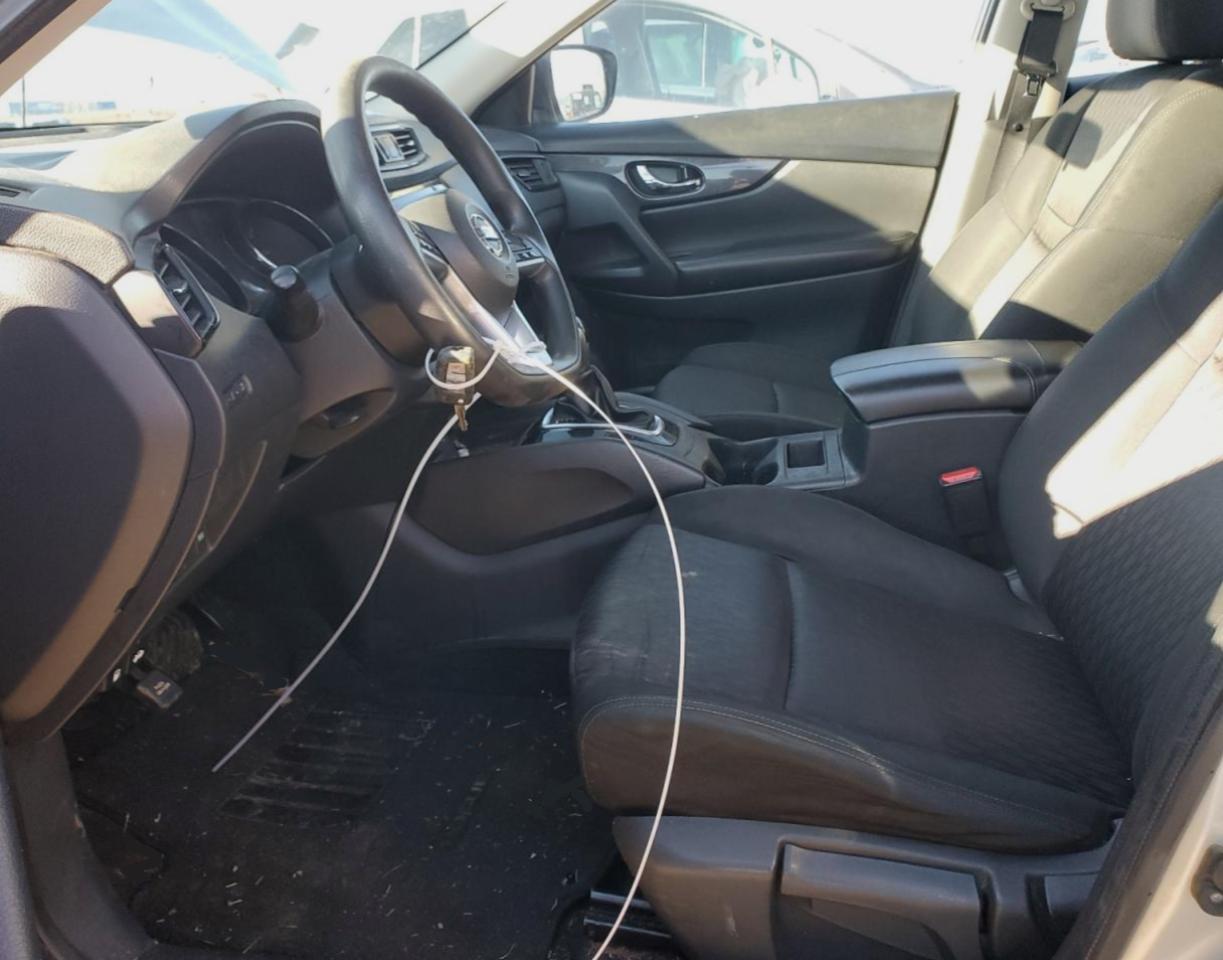 2017 Nissan Rogue - Image 7