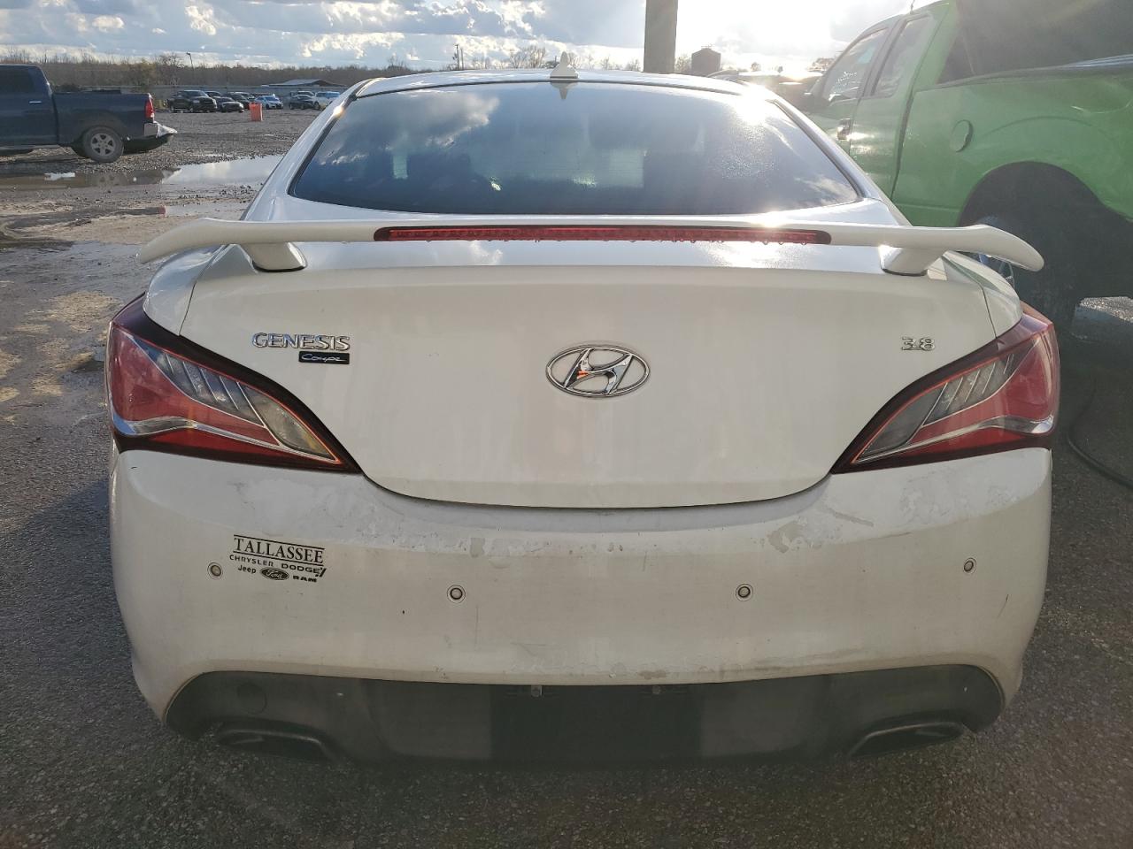 2015 Hyundai Genesis - Image 6