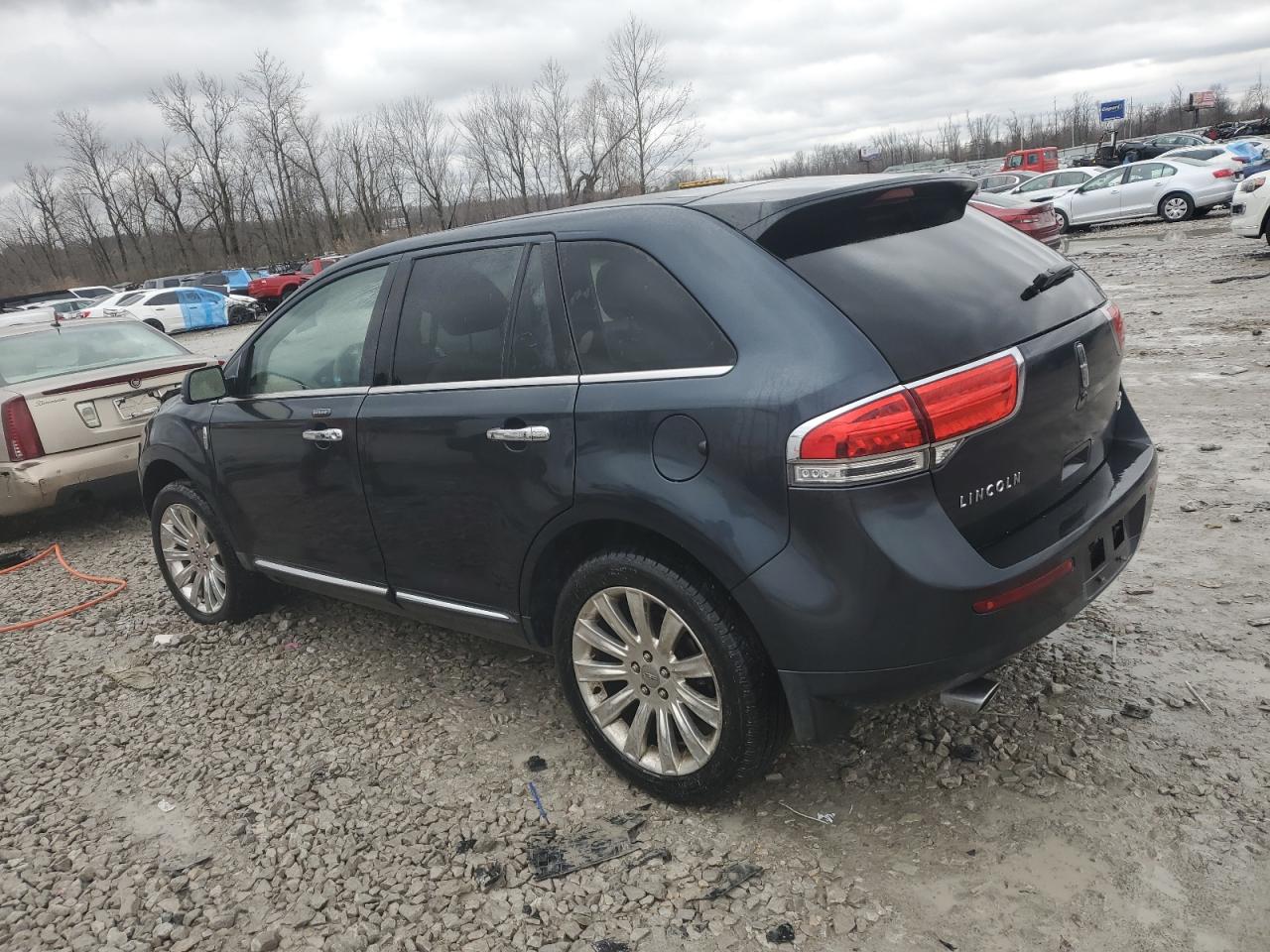 2013 Lincoln MKX - Image 2
