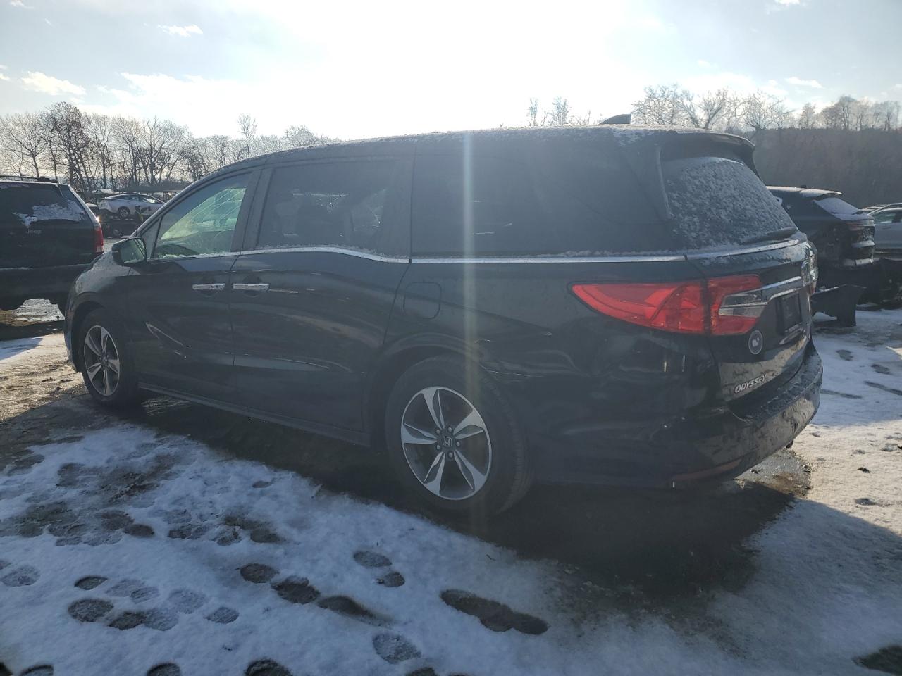 2018 Honda Odyssey - Image 2
