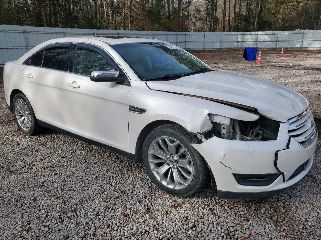 2019 Ford Taurus - Image 4