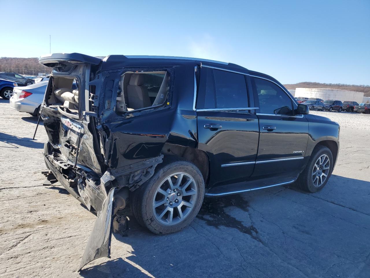 2018 GMC Yukon - Image 3