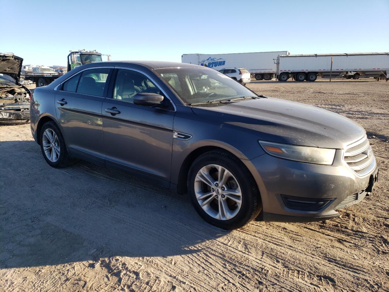 VIN 1FAHP2E82DG136819 2013 FORD TAURUS no.4