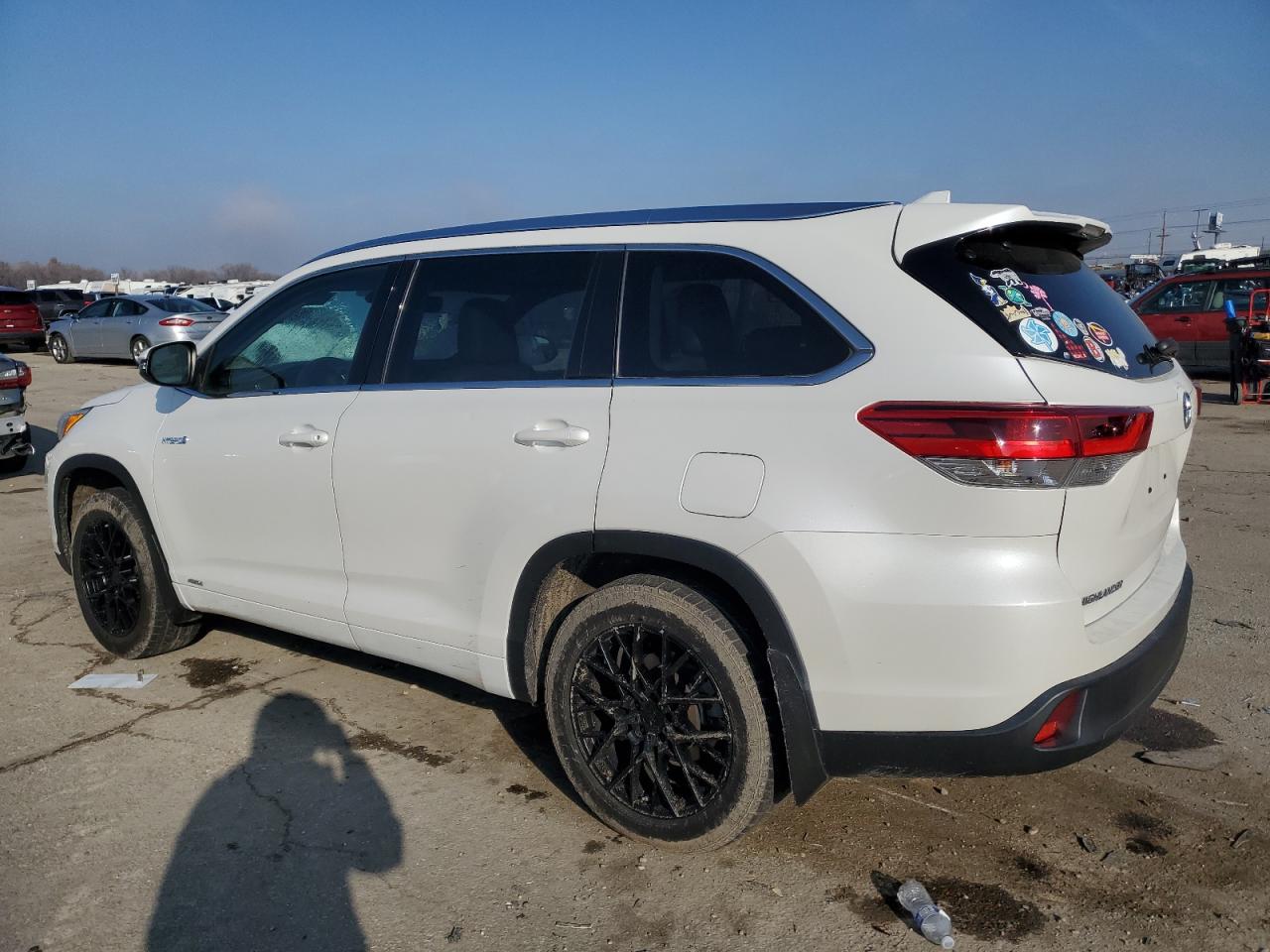 2018 Toyota Highlander - Image 2
