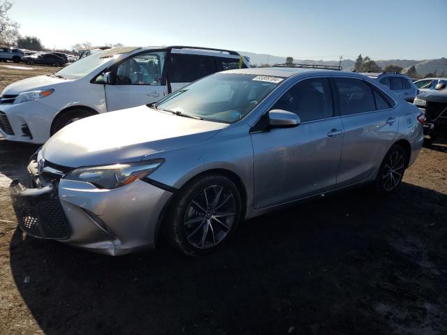  TOYOTA CAMRY 2015 Srebrny