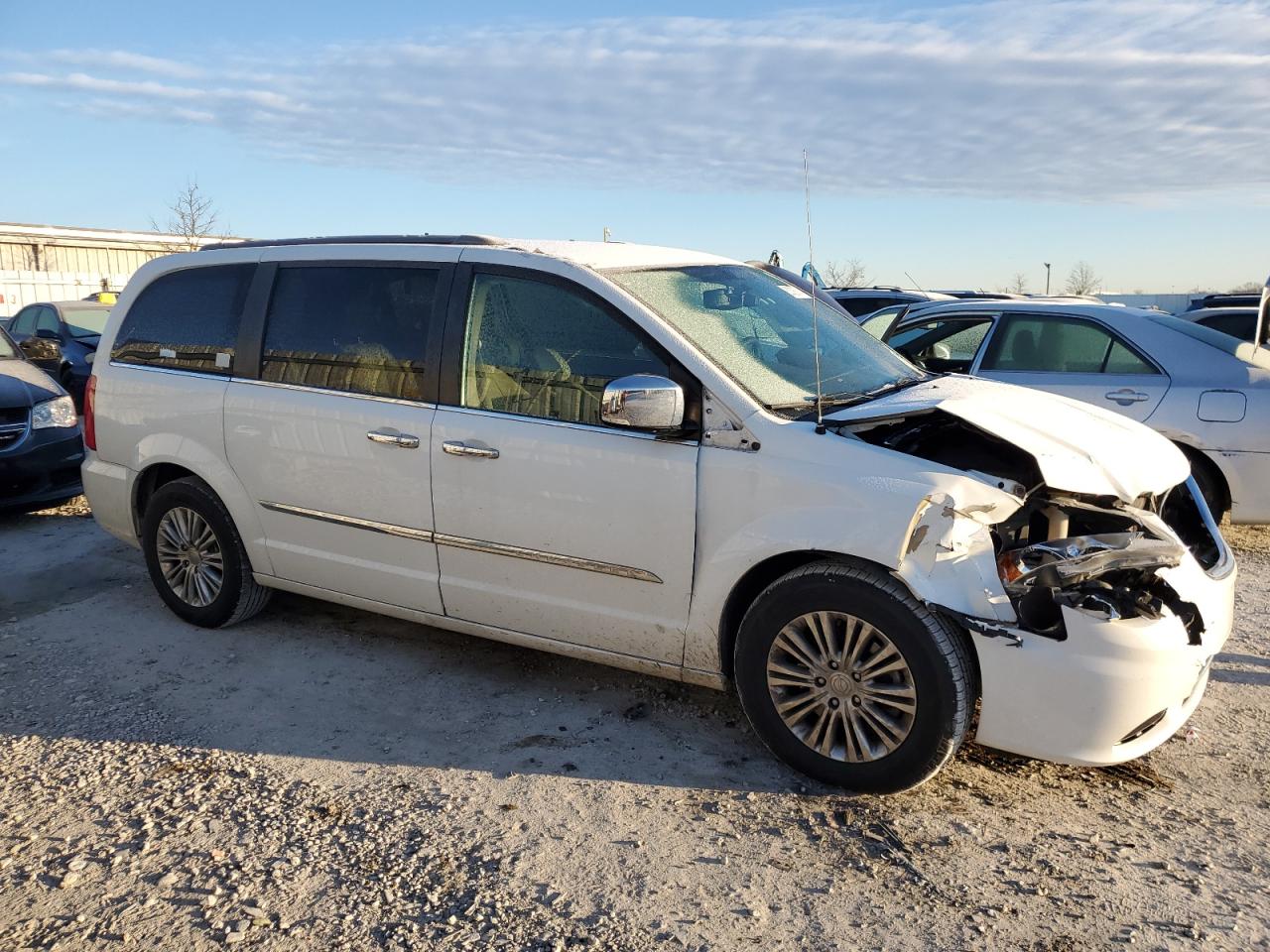 VIN 2C4RC1CG1FR583268 2015 CHRYSLER MINIVAN no.4