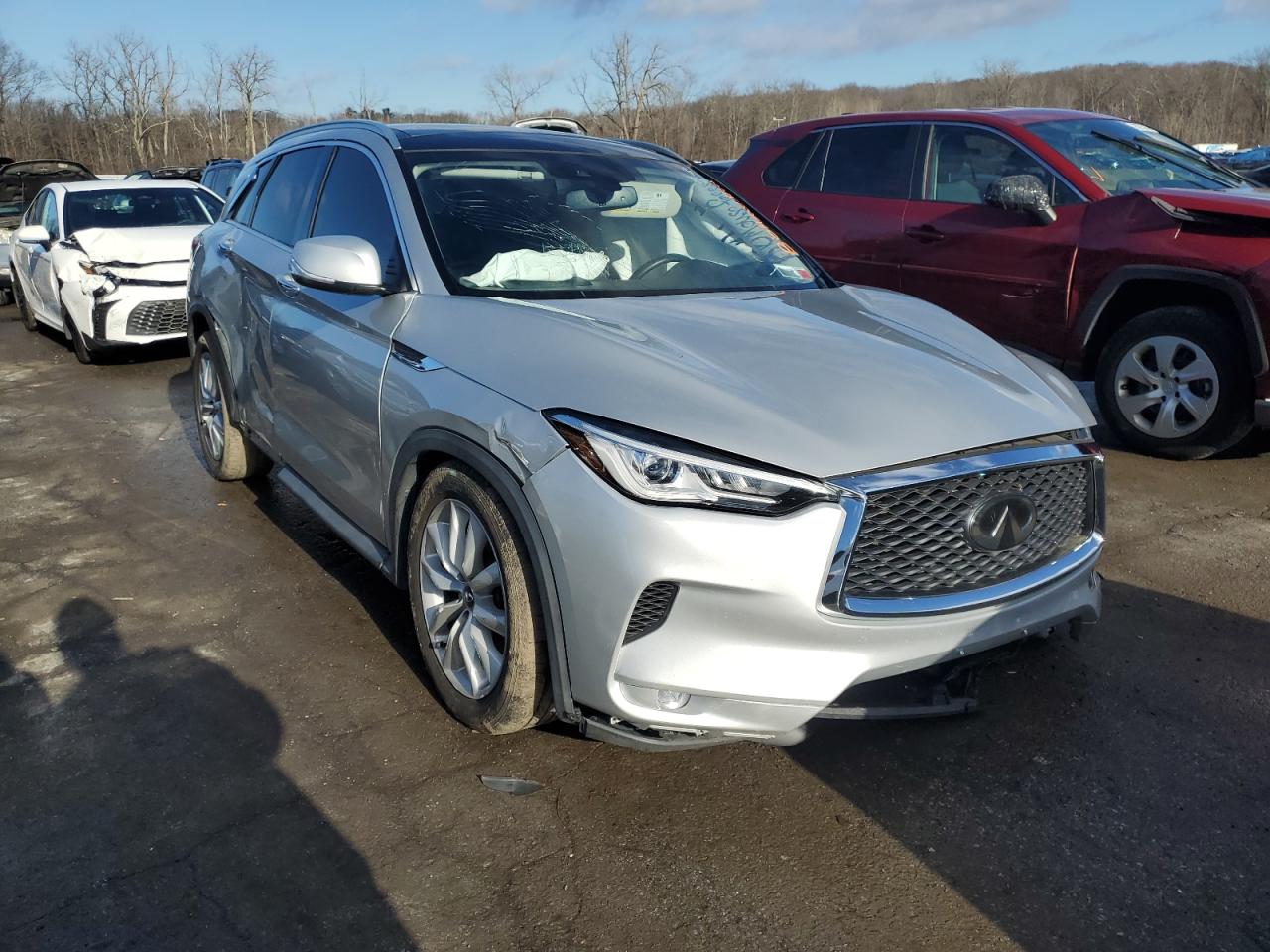 VIN 3PCAJ5M37KF118120 2019 INFINITI QX50 no.4