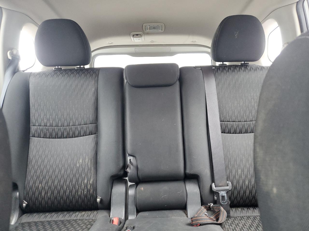 2018 Nissan Rogue - Image 10