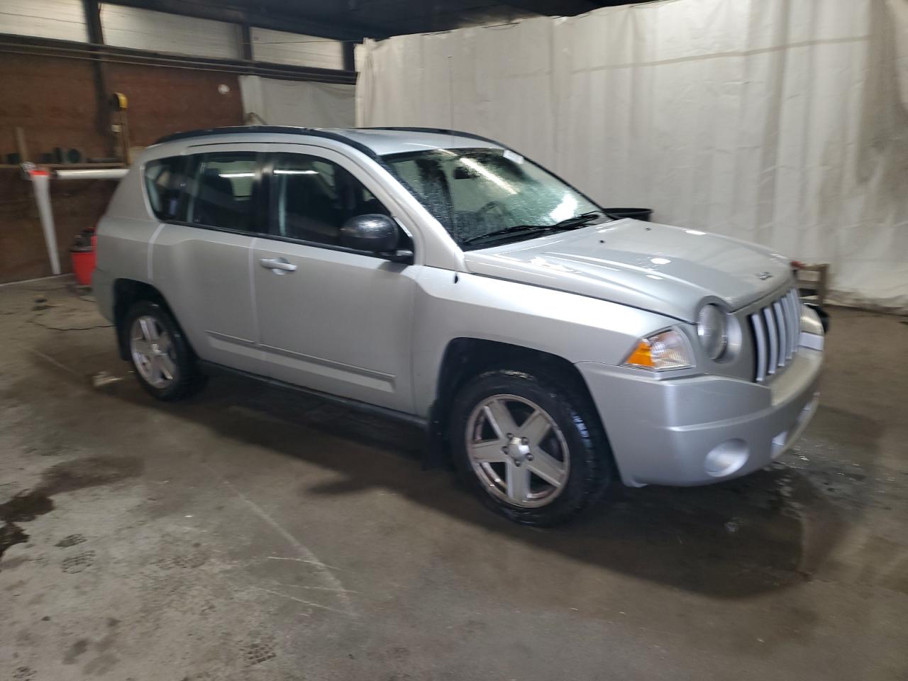 2010 Jeep Compass - Image 4