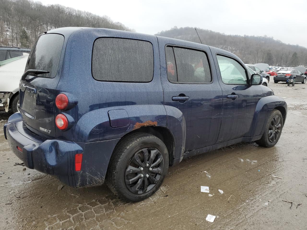 2010 Chevrolet HHR - Image 3