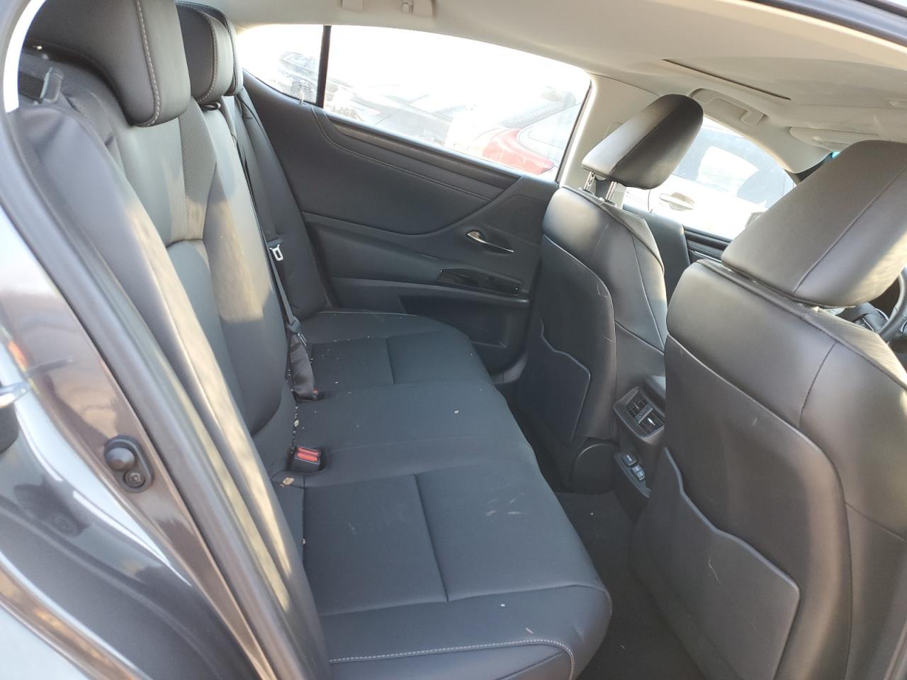 2024 Lexus ES - Image 10