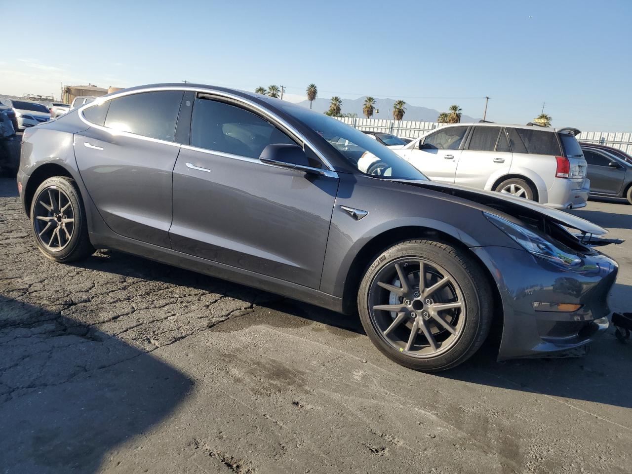 VIN 5YJ3E1EA9JF077717 2018 TESLA MODEL 3 no.4