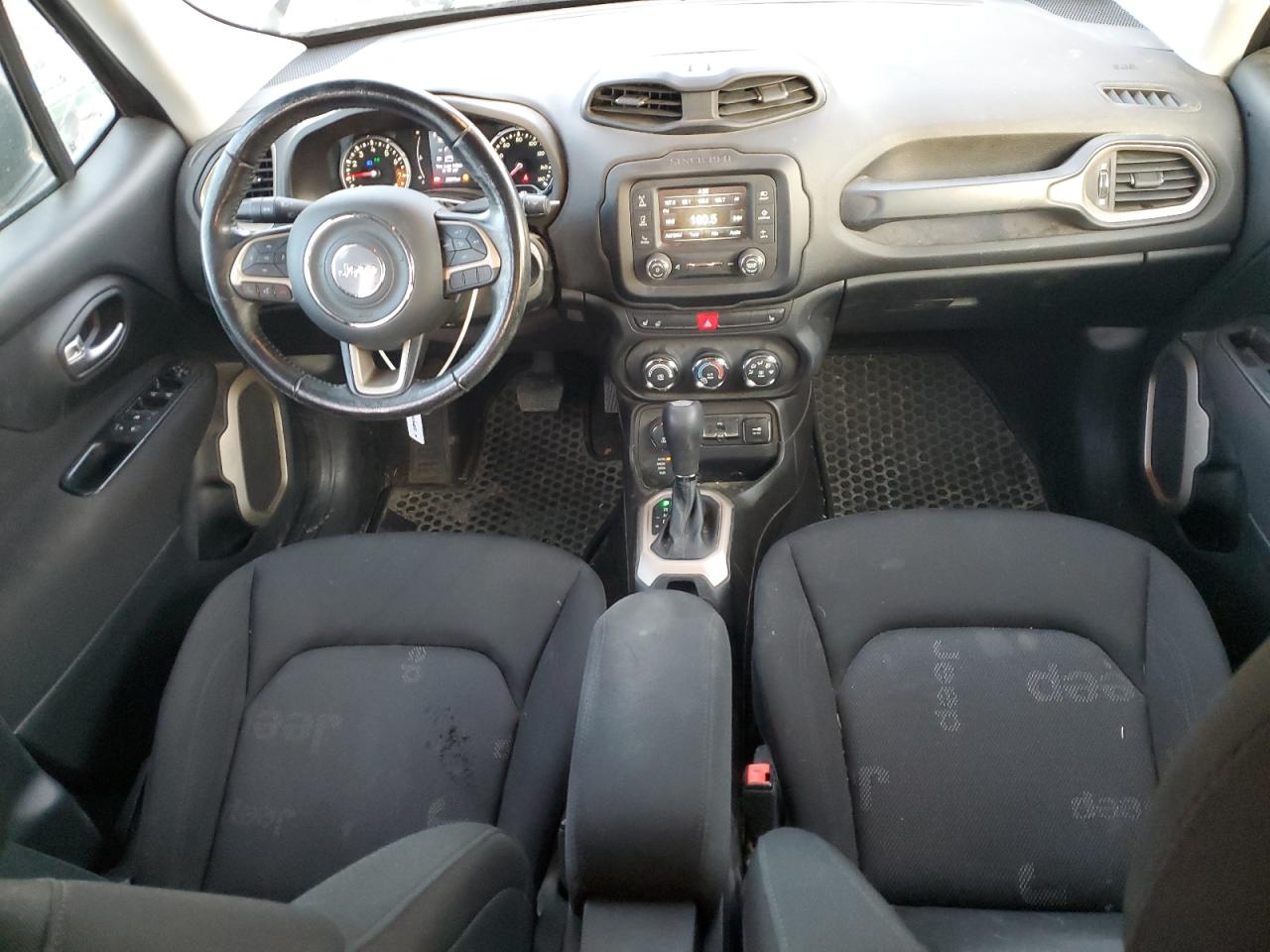 2017 Jeep Renegade - Image 8