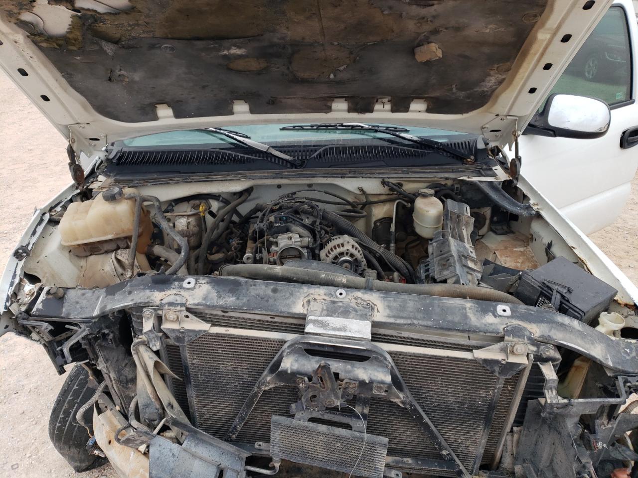 1999 Chevrolet Silverado C2500 VIN: 1GCFC29U5XZ120983 Lot: 50229435
