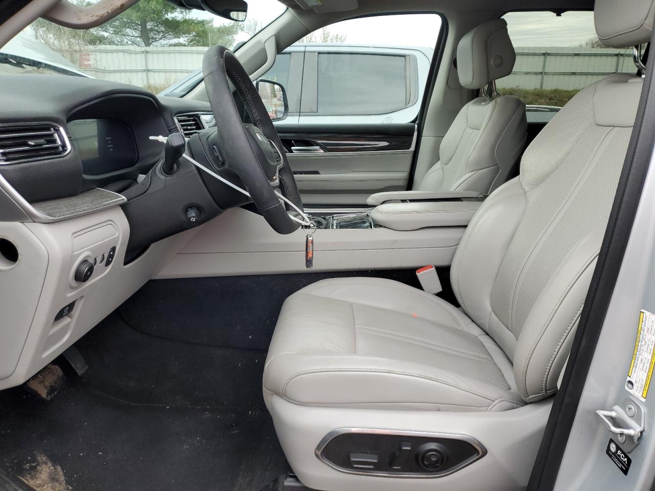 2022 Jeep Grand Wagoneer - Image 7
