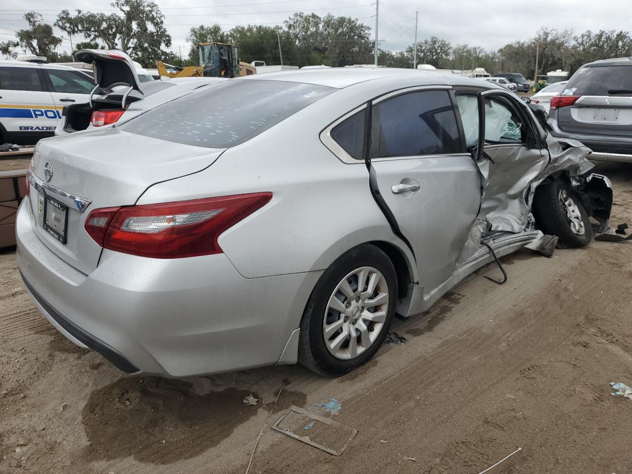 VIN 1N4AL3AP9JC102301 2018 NISSAN ALTIMA no.3