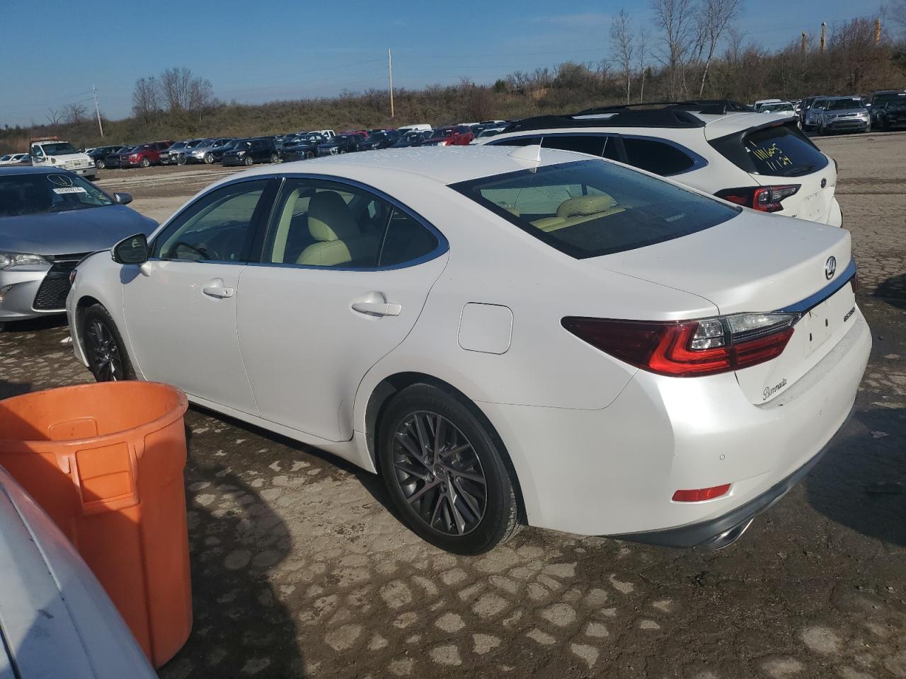 VIN JTHBK1GG5G2228651 2016 LEXUS ES350 no.2