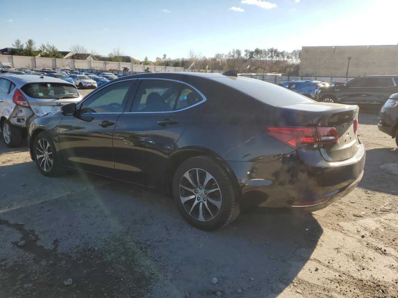 VIN 19UUB1F32FA026557 2015 ACURA TLX no.2