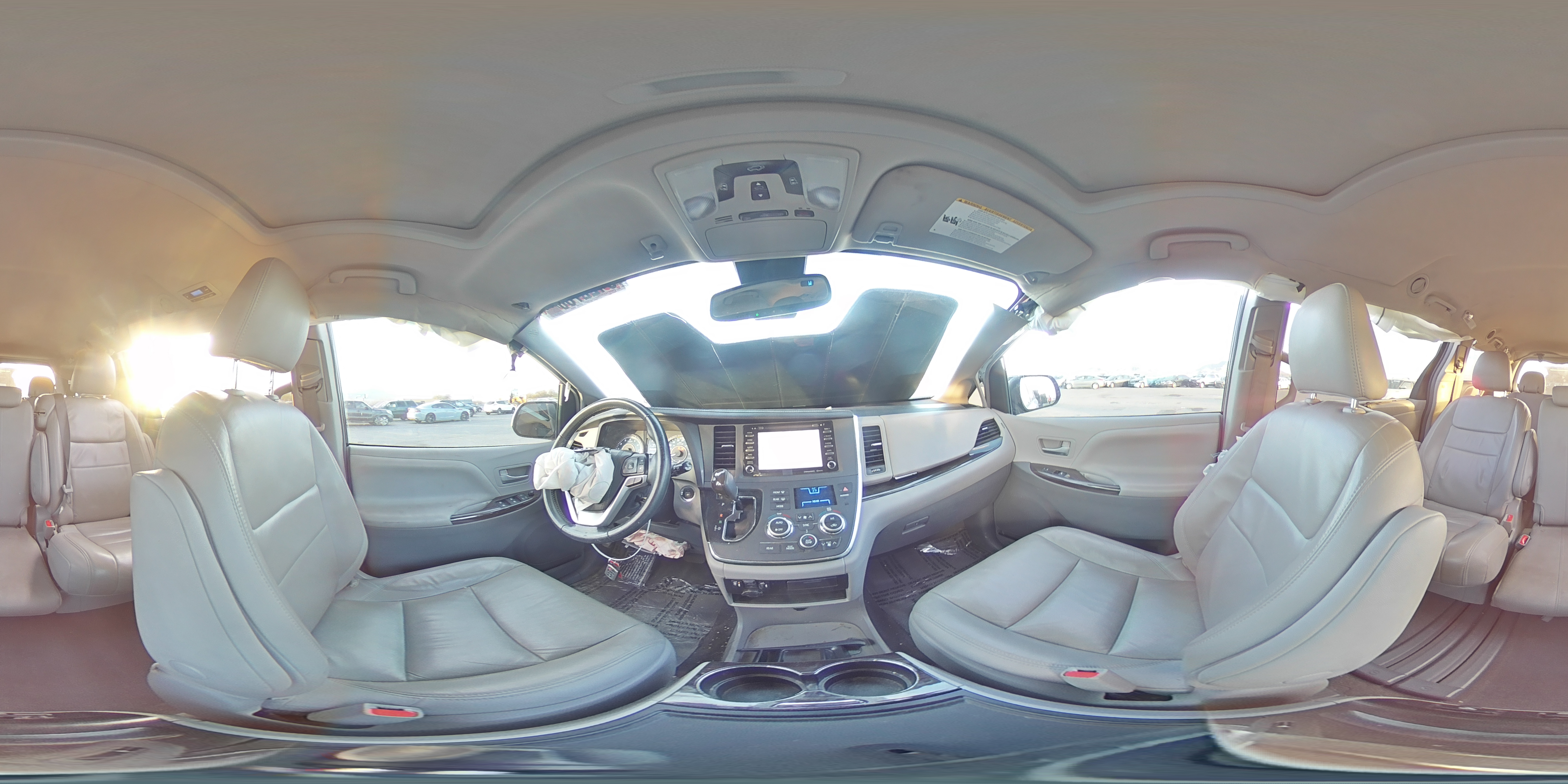 2018 Toyota Sienna - Image 14