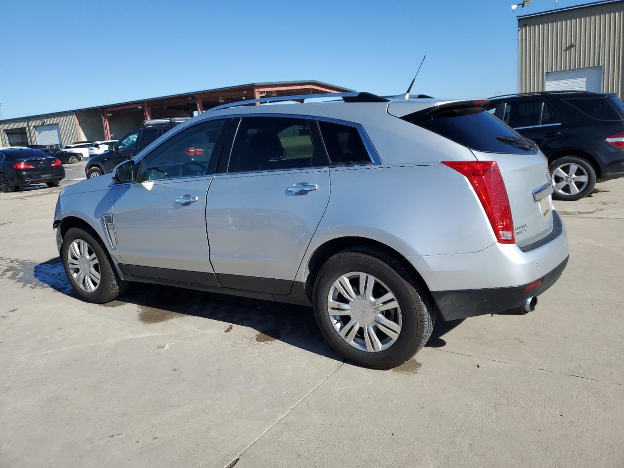 VIN 3GYFNCE37DS516509 2013 CADILLAC SRX no.2