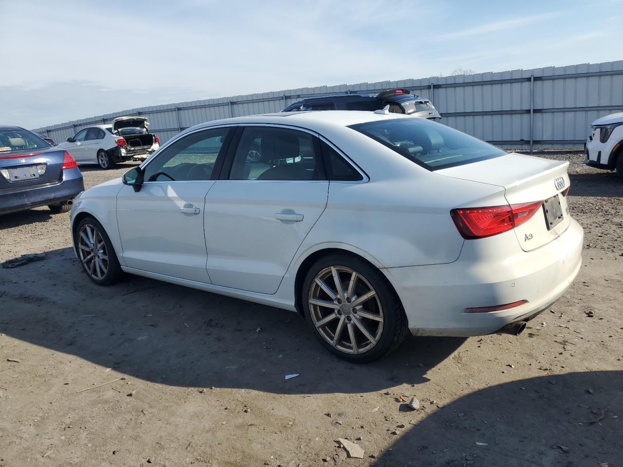 VIN WAUBFGFF2F1131751 2015 AUDI S3 no.2