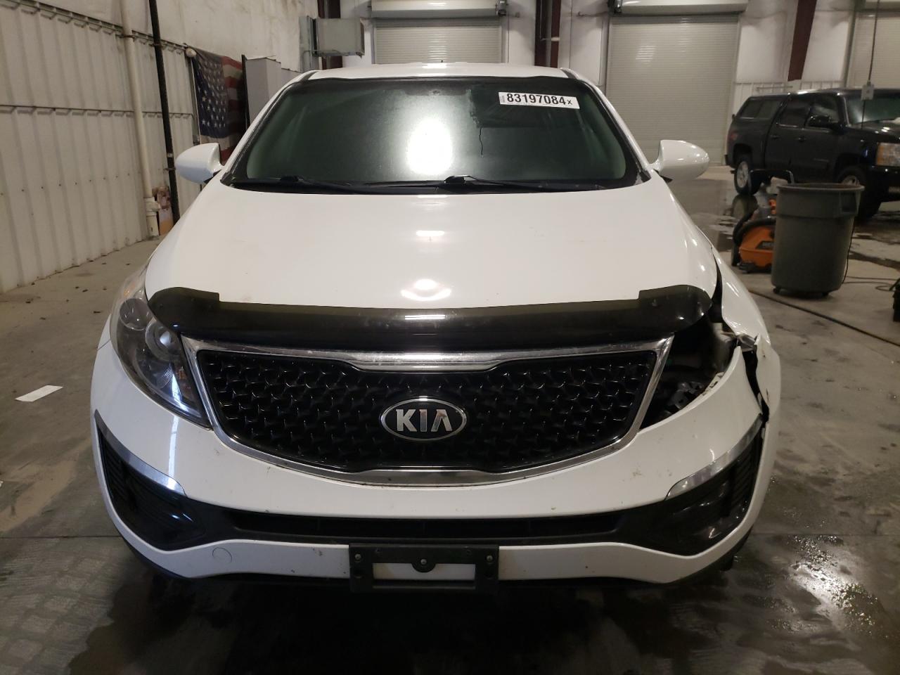 VIN KNDPBCAC9G7876988 2016 KIA SPORTAGE no.5