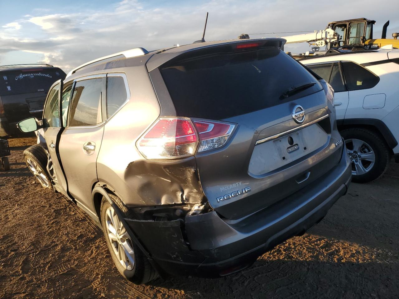 2016 Nissan Rogue - Image 2