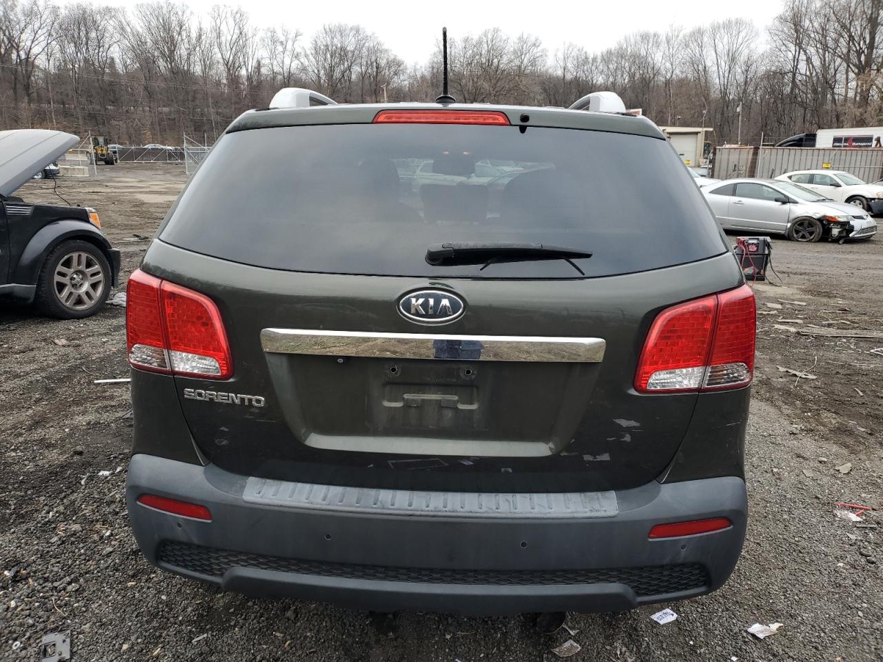 2011 Kia Sorento Base VIN: 5XYKTDA10BG140903 Lot: 86481454