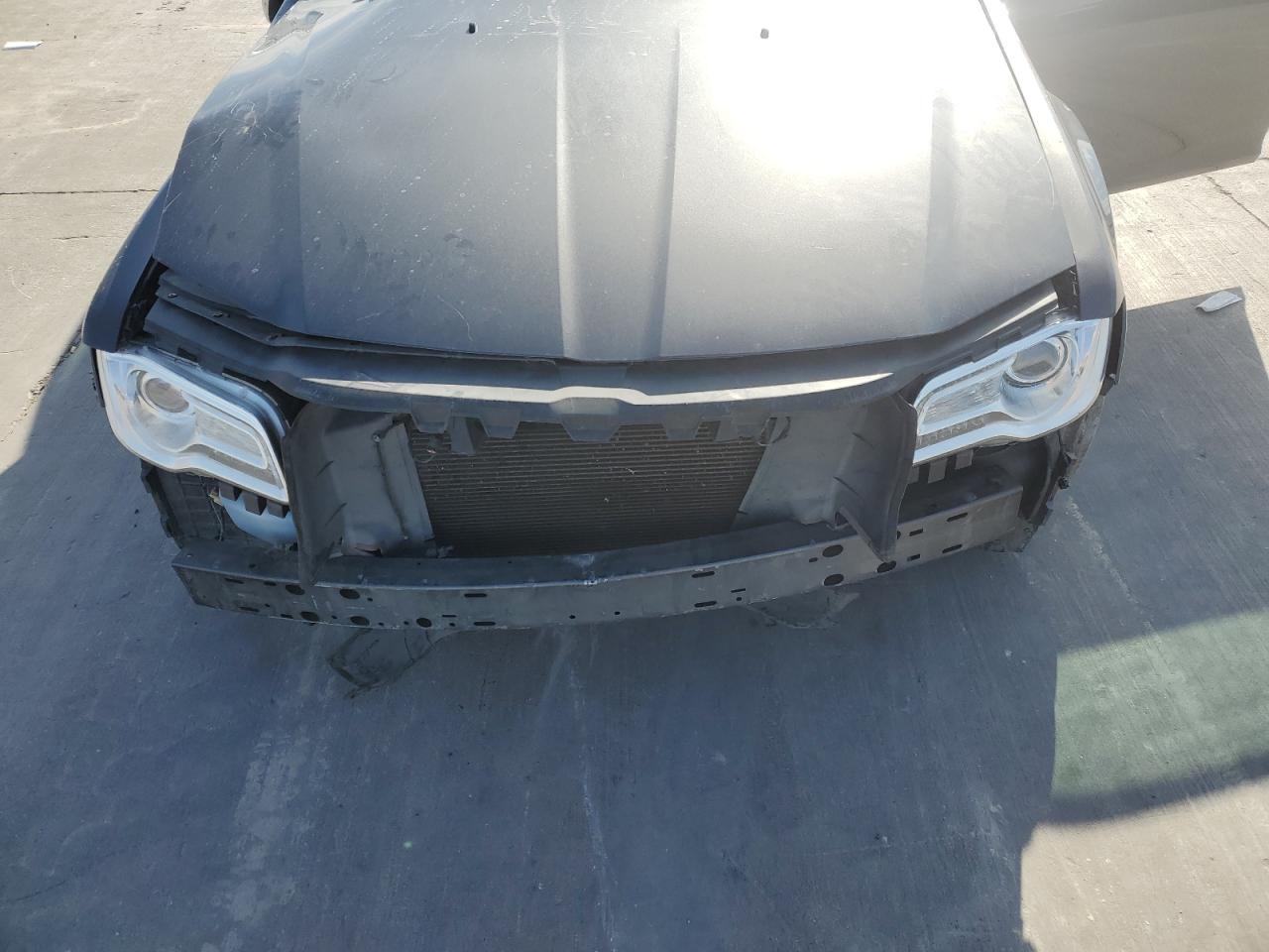 2017 Chrysler 300 - Image 12