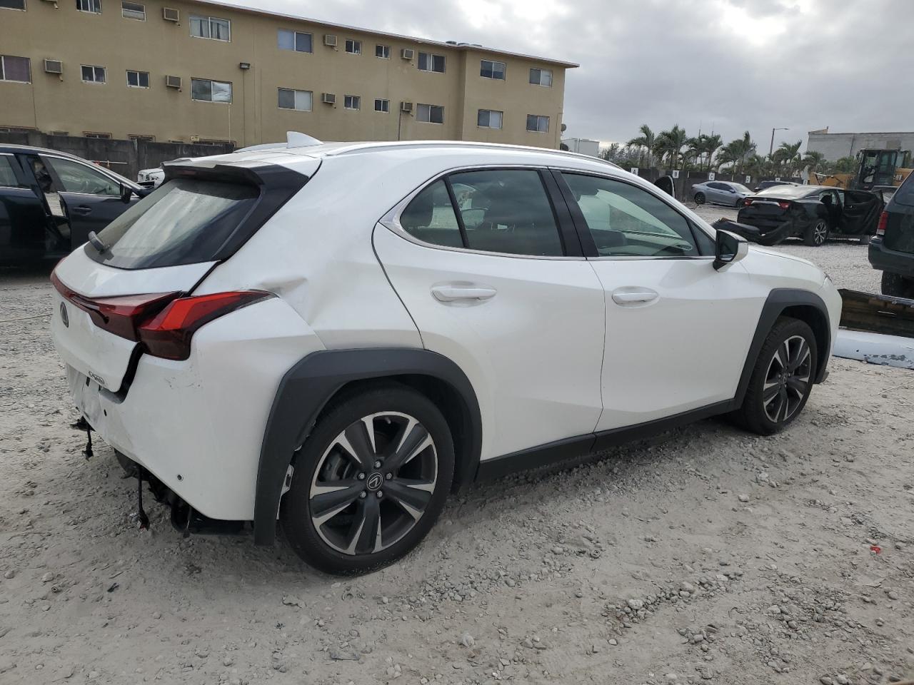 VIN JTHP3JBH2M2039213 2021 LEXUS UX 200 no.3