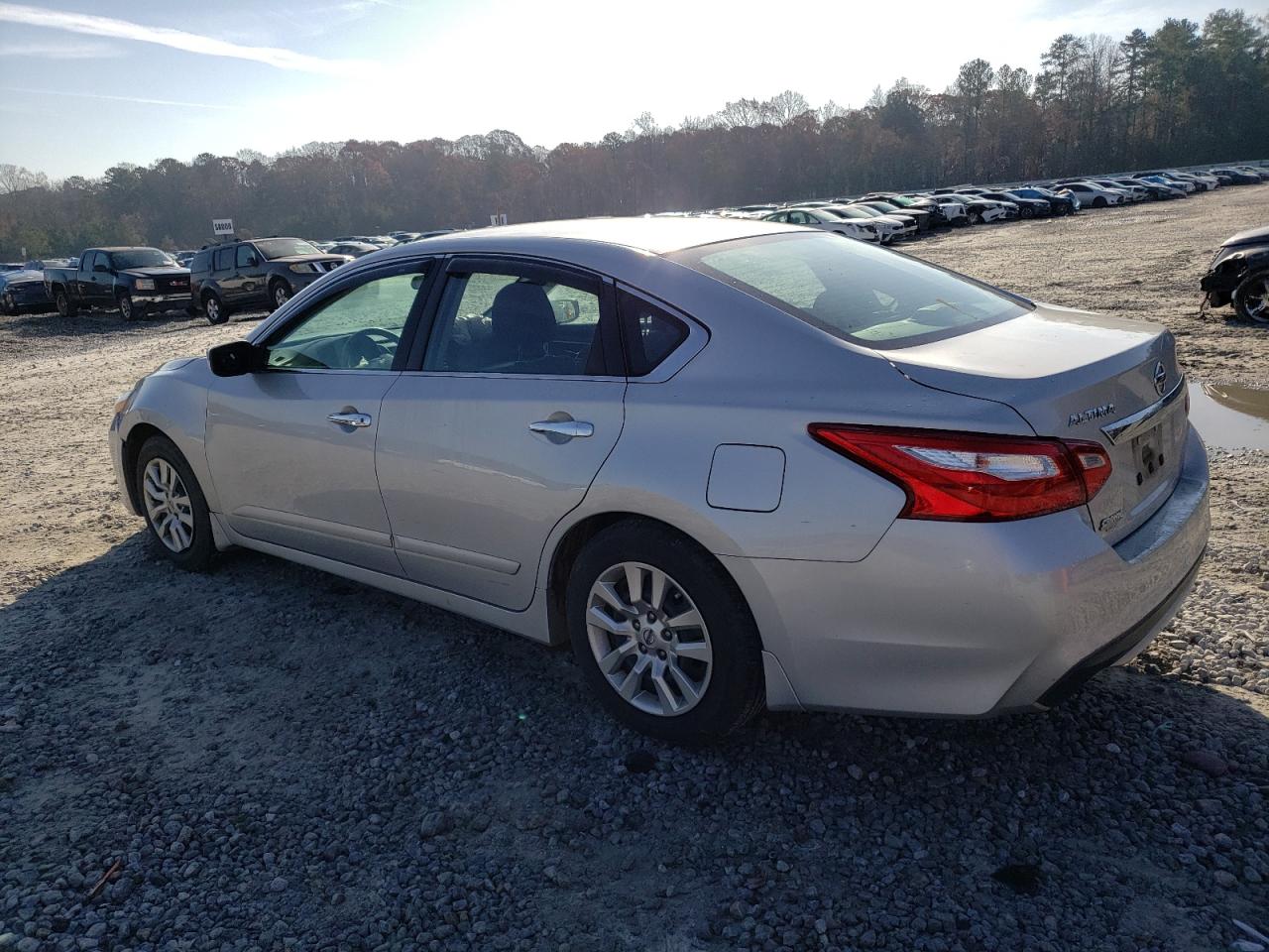 2017 Nissan Altima - Image 2